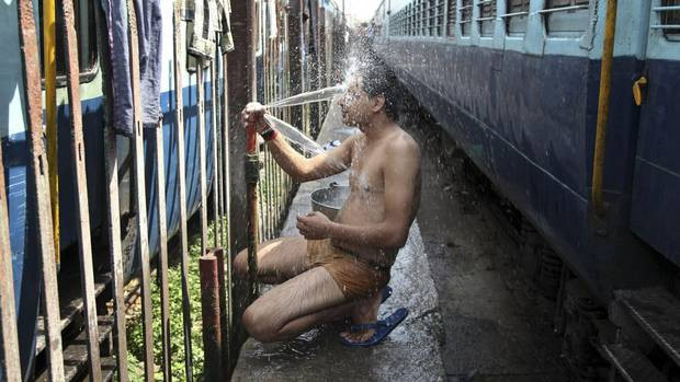 Ấn Độ: Nắng nóng như "thiêu đốt" làm 800 người tử vong ảnh 1