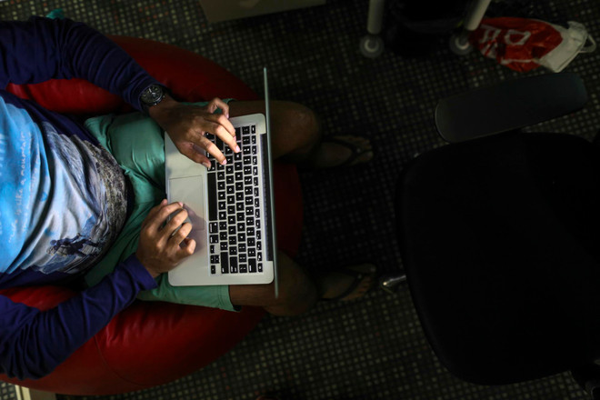 Mỹ cấm một số mẫu máy tính MacBook Pro của Apple trên các chuyến bay ảnh 1