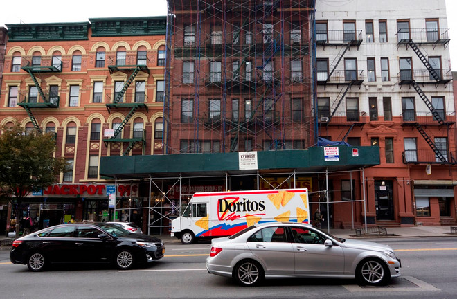 my_lai xe ben phai.jpg