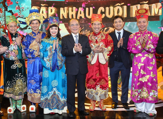 Chủ tịch Quốc hội Nguyễn Sinh Hùng gặp gỡ các Táo quân 2015 ảnh 2
