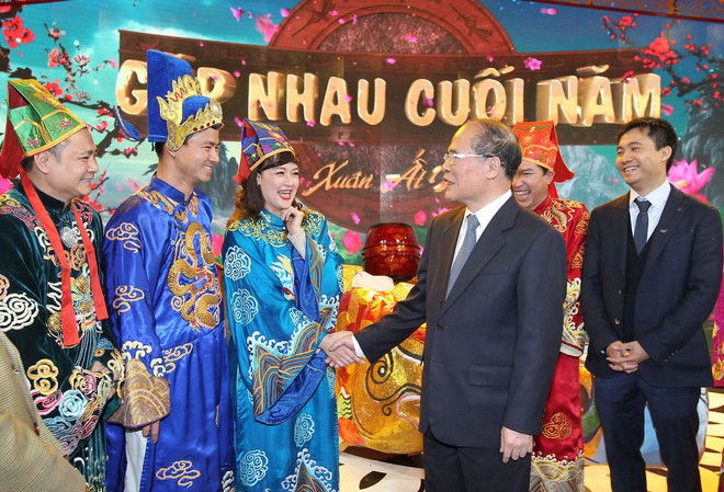 Chủ tịch Quốc hội Nguyễn Sinh Hùng gặp gỡ các Táo quân 2015 ảnh 3