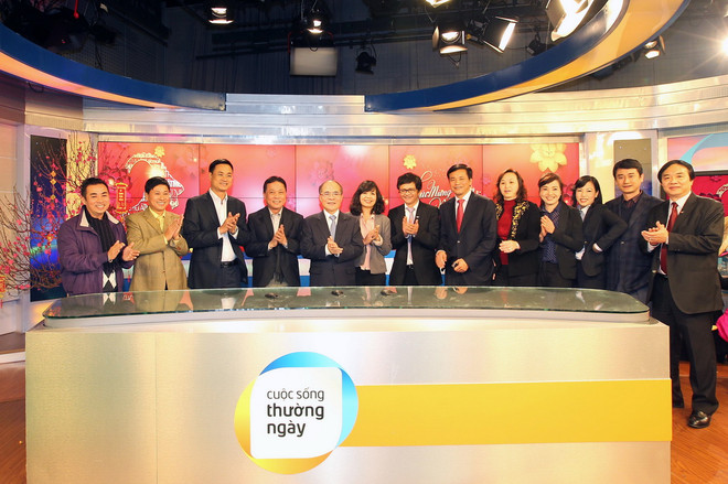 Chủ tịch Quốc hội Nguyễn Sinh Hùng gặp gỡ các Táo quân 2015 ảnh 4