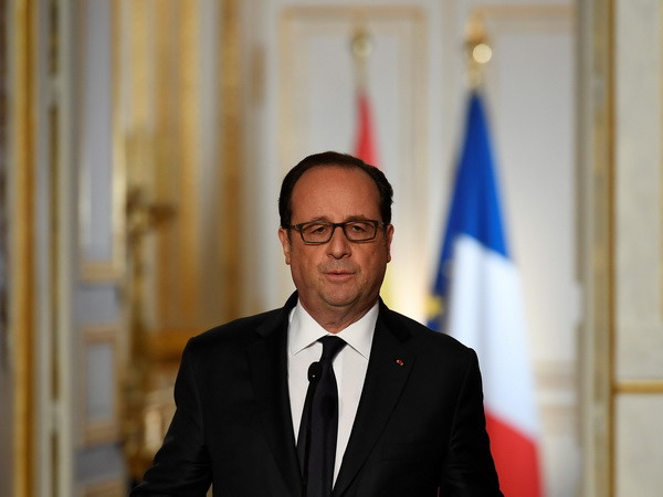 Chính quyền của Tổng thống Francois Hollande từ chức theo thủ tục ảnh 1