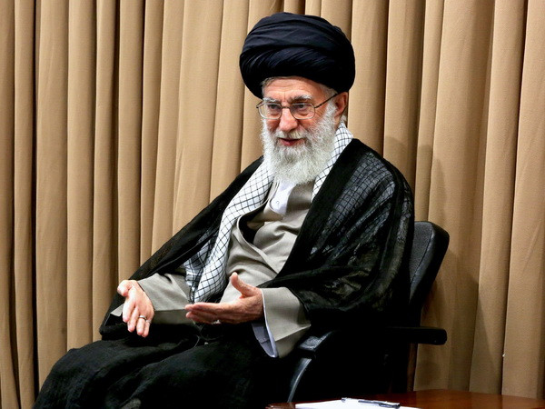 Đại giáo chủ Iran Ali Khamenei kêu gọi tranh cử trong hòa bình ảnh 1