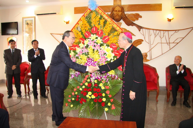 Chủ tịch MTTQ chúc mừng Giáng sinh tại Tòa Giám mục Xuân Lộc ảnh 1