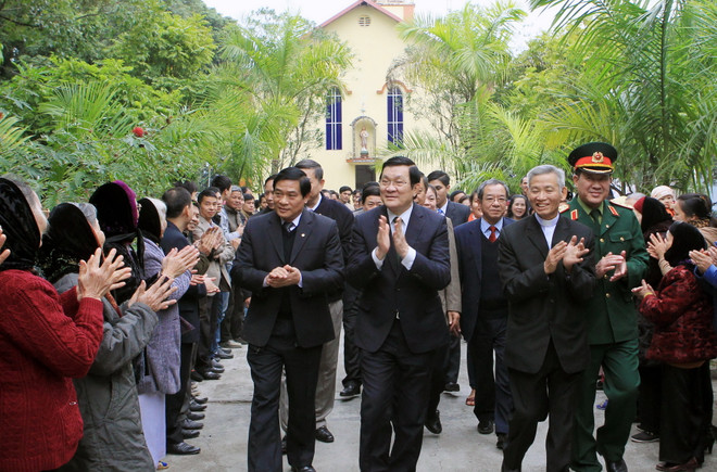 Chủ tịch nước trao tặng bò giống giúp đồng bào nghèo biên giới ảnh 2