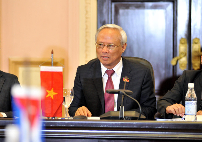 Chủ tịch Quốc hội Cuba Esteban Lazo đón Phó Chủ tịch Quốc hội Việt Nam Uông Chu Lưu. (Ảnh: Vũ Lê Hà/TTXVN) Quốc hội Việt Nam-Cuba cam kết thúc đẩy quan hệ hợp tác truyền thống ảnh 1