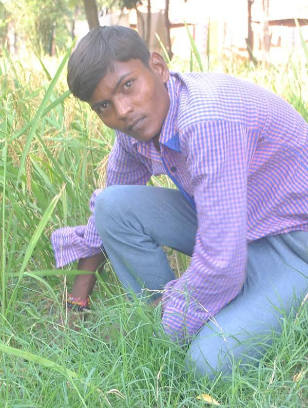 Xót thương chàng trai nghèo có trái tim nằm ngoài cơ thể ảnh 4