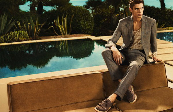 Cuộc đổ bộ của những chiến dịch thời trang Xuân Hè 2015 ấn tượng ảnh 6