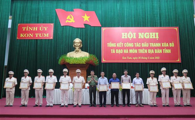 Tỉnh Kon Tum quyết liệt đấu tranh xóa bỏ tà đạo Hà Mòn ảnh 3