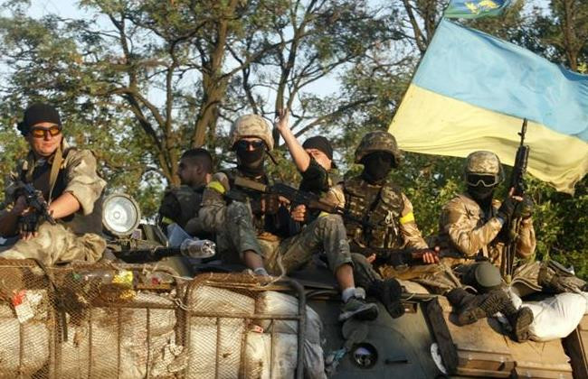 Ukraine: Trung tâm thành phố Donetsk rung chuyển vì bị nã cối ảnh 1
