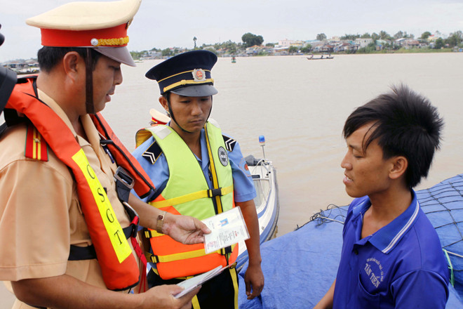 Đảm bảo an toàn giao thông đường thủy trong dịp Quốc khánh ảnh 1