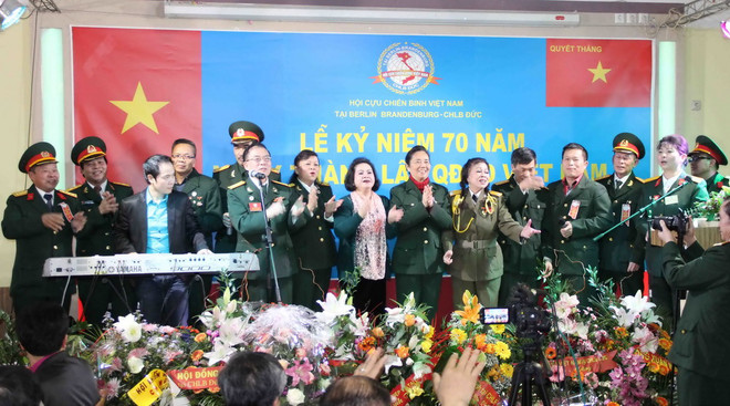 Người Việt tại Đức kỷ niệm 70 năm thành lập Quân đội Nhân Dân ảnh 2
