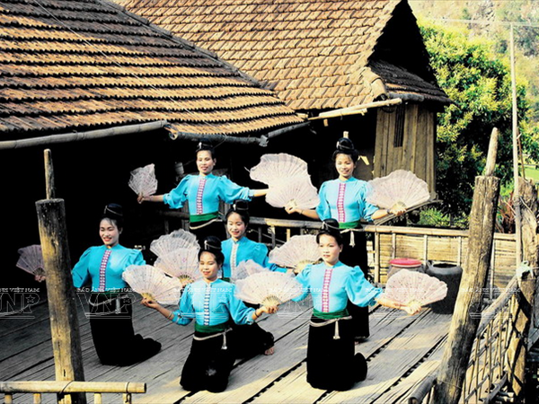 [Photo] Đam mê với những vũ điệu của núi rừng Tây Bắc ảnh 12