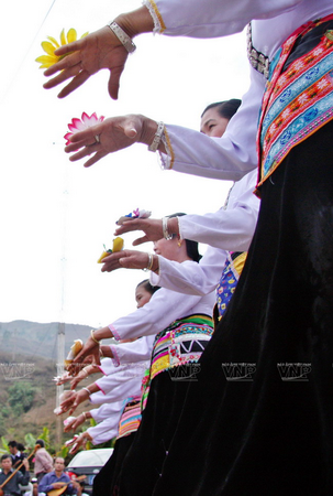 [Photo] Đam mê với những vũ điệu của núi rừng Tây Bắc ảnh 7