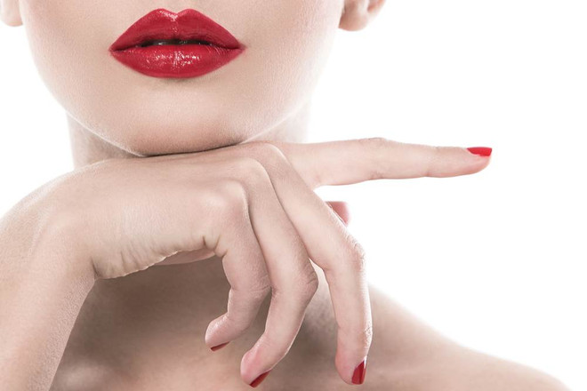 Đọc vị "50 sắc thái" qua cách dùng son môi của nàng ảnh 1