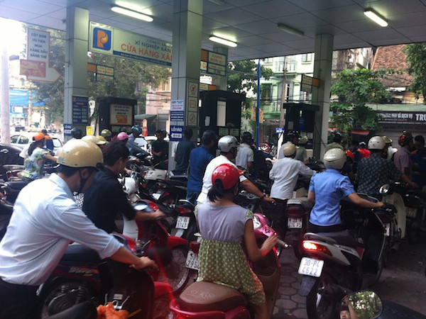 Từ 20h ngày 7/7, giá xăng RON 92 tăng lên 25.640 đồng/lít ảnh 1