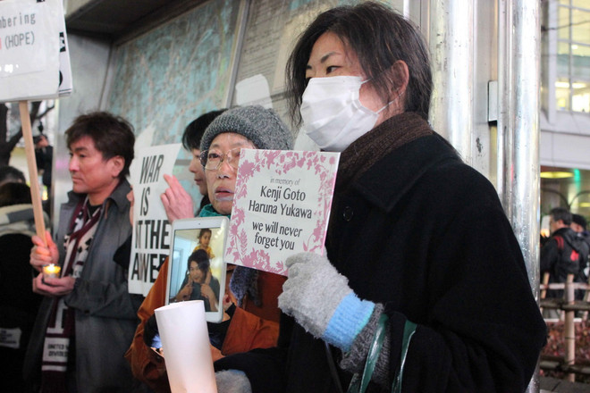 Những hàng chân mày kiệt tác ám ảnh người xem của Romero Jennings ảnh 4