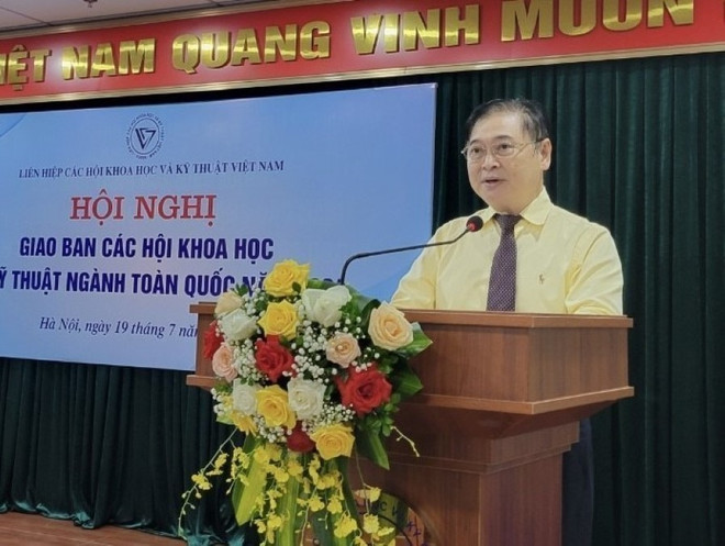 Tiến sỹ khoa học Phan Xuân Dũng, Chủ tịch Liên hiệp các Hội Khoa học Kỹ thuật Việt Nam, khẳng định nhân dân ta tuyệt đối tin tưởng vào sự lãnh đạo của Đảng. (Ảnh: TTXVN phát) tien sy phan xuan dung.jpg