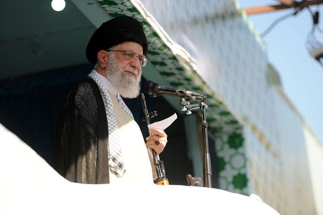 Lãnh tụ tối cao Iran, Đại giáo chủ Ali Khamenei. (Nguồn: Getty Images) Mỹ áp đặt trừng phạt đối với Lãnh tụ tối cao Iran Ali Khamenei ảnh 1