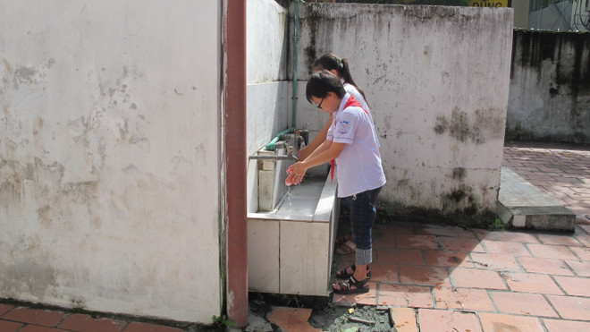 Năm học mới: Cần quan tâm đầu tư xây nhà vệ sinh trong trường học ảnh 1