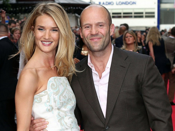 Rosie Huntington-Whiteley và Jason Statham công khai đính hôn ảnh 1