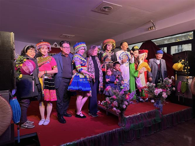 Mang rối nước và âm nhạc dân tộc Việt Nam đến với công chúng Pháp ảnh 3