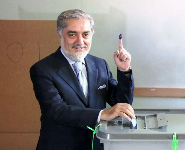 Ứng cử viên tổng thống Afghanistan dọa bác bỏ kết quả bầu cử ảnh 1