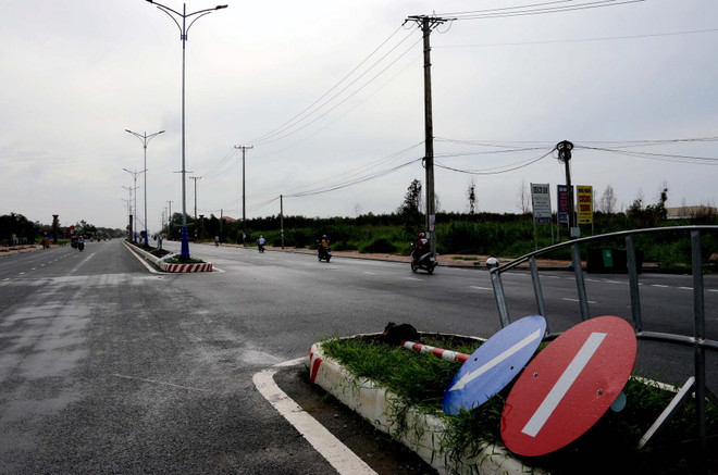 [Video] Bất cập trong việc bố trí hệ thống biển báo giao thông ảnh 1