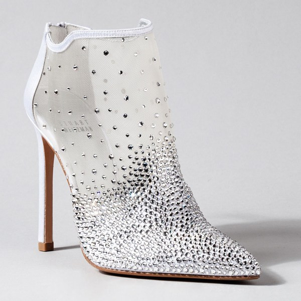 "Phép màu" cho Lọ Lem từ những thương hiệu thời trang hàng đầu ảnh 6