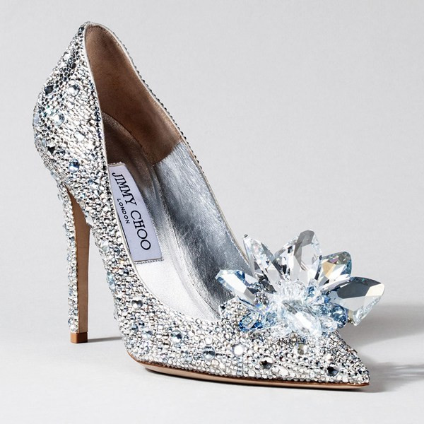 "Phép màu" cho Lọ Lem từ những thương hiệu thời trang hàng đầu ảnh 2