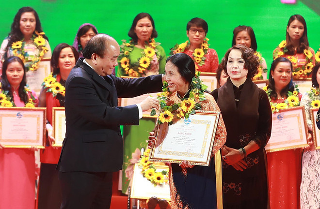 Thủ tướng: Chính phủ sẽ hỗ trợ tăng số chủ doanh nghiệp là nữ giới ảnh 1