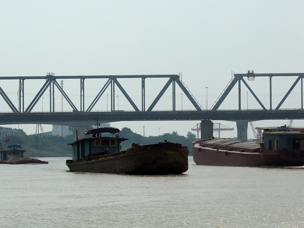 [Video] Phó Thủ tướng yêu cầu tính lại phí lưu thông qua cầu Hạc Trì ảnh 1