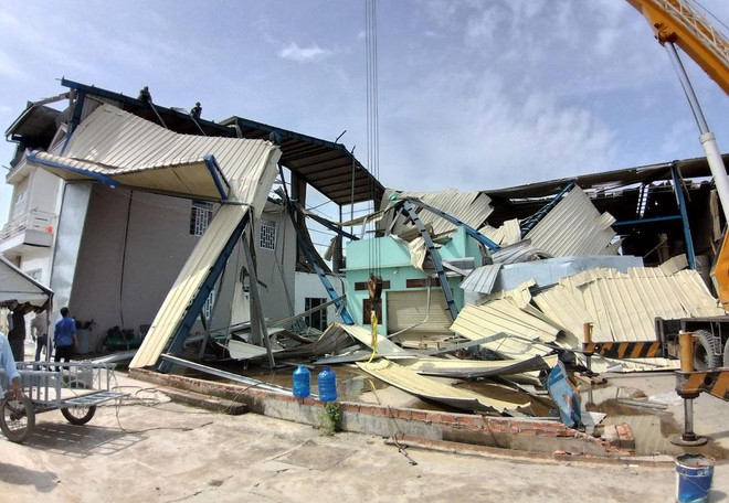 Long An: 9 người nhập viện do mưa to kèm theo dông, lốc xoáy ảnh 1