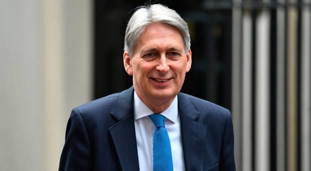 Anh sẽ không cố gắng ngăn chặn tiền điện tử Libra mới của Facebook ảnh 1