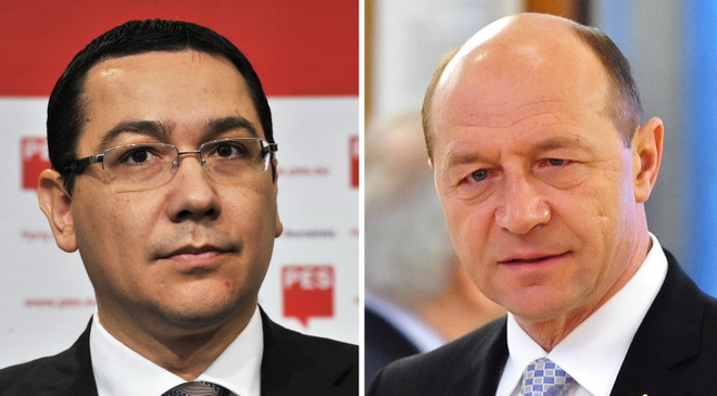 Tổng thống Rumani Traian Basescu (phải) và Thủ tướng Victor Ponta. (Nguồn: AFP/TTXVN) Romania chuẩn bị cho cuộc bầu cử diễn ra vào ngày 2/11 ảnh 1
