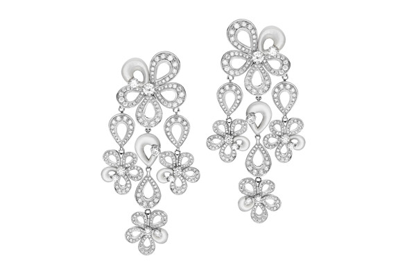 Bộ trang sức trong ngày vui của Lâm Tâm Như mà cô dâu nào cũng ao ước ảnh 8