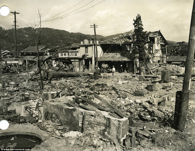 Sự tàn phá của bom nguyên tử ở Hiroshima nhìn qua bức ảnh màu ảnh 2