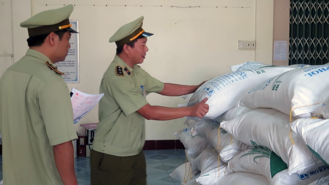 Phú Yên tạm giữ 30 tấn đường kính trắng không rõ nguồn gốc ảnh 1