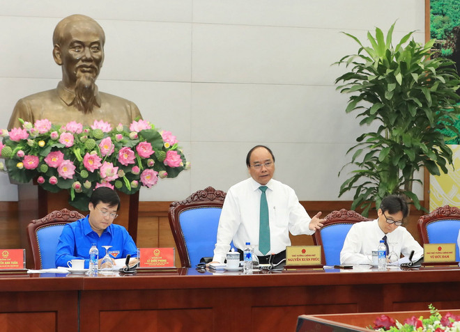 Thủ tướng Nguyễn Xuân Phúc phát biểu tại buổi làm việc. (Ảnh: Thống Nhất/TTXVN) Thủ tướng: Hỗ trợ thanh niên đẩy mạnh khởi nghiệp, nghiên cứu khoa học ảnh 2