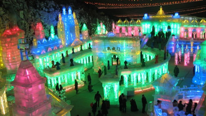 Trung Quốc: Lở đá gây thương vong tại lễ hội băng đăng Long Khánh ảnh 1