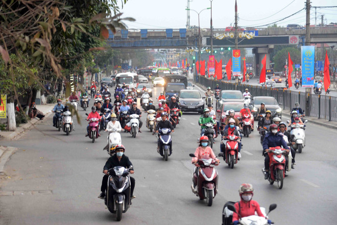 Sẵn sàng các phương án tàu xe cho người dân trở lại làm việc sau Tết ảnh 1