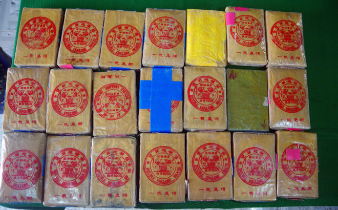 Thừa Thiên-Huế: Tiếp tục phát hiện 21 bánh nghi là ma túy ở bãi biển ảnh 1