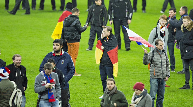 Tuyển Đức đã phải ở lại sân vận động Stade de France suốt đêm ảnh 2