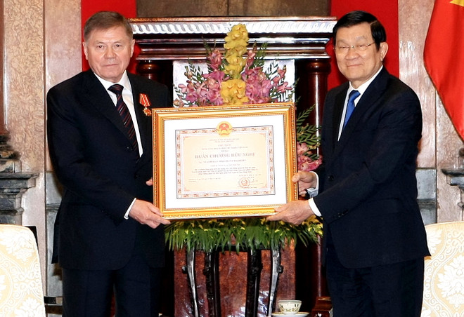 Chủ tịch nước trao huân chương cho Chánh án Tòa án tối cao Nga ảnh 1
