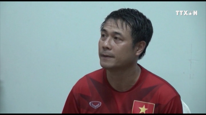 HLV Hữu Thắng tìm cách hòa quyện giữa 2 lứa cầu thủ của tuyển Việt Nam ảnh 1