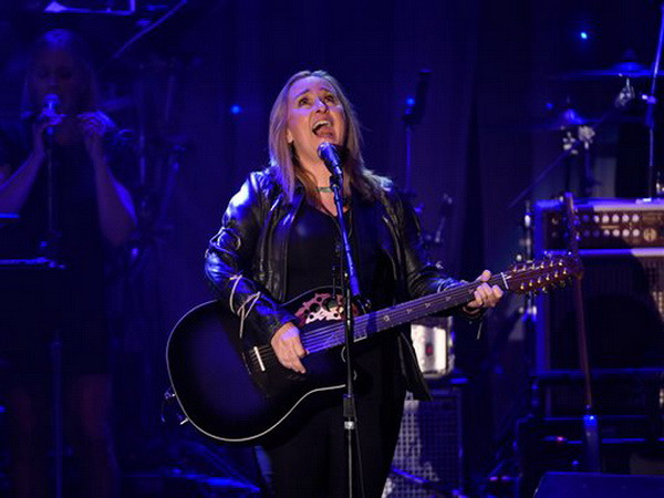 Nghệ sỹ Melissa Etheridge. (Nguồn: Dailymail) Các nghệ sỹ đồng tính lên án vụ thảm sát kinh hoàng ở Orlando ảnh 1