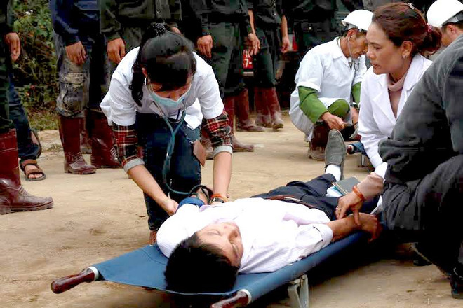 Vụ sập hầm thủy điện: Khoan hầm cứu hộ tiến thêm được 20m ảnh 2