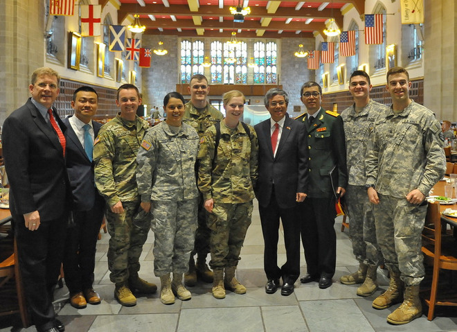 Đại sứ Việt Nam thăm làm việc tại Học viện Quân sự Hoa Kỳ West Point ảnh 2