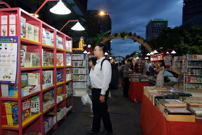 TPHCM khai mạc Lễ hội Đường sách Tết Đinh Dậu năm 2017 ảnh 1